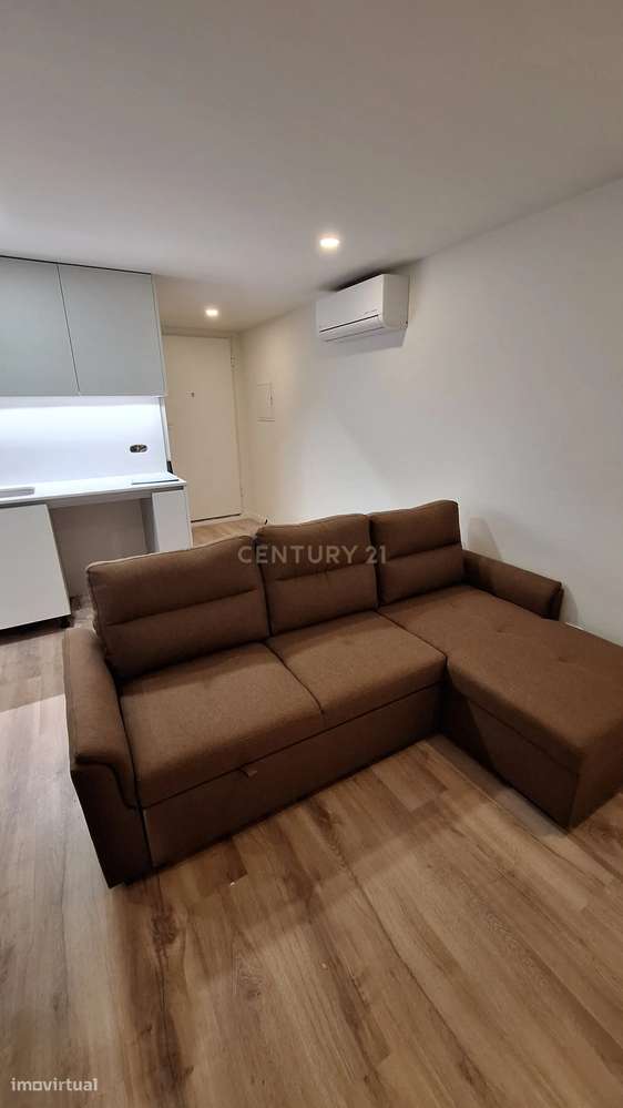 Apartamento T1 com terraço – arrendamento por temporada até dez/2026 ( - Grande imagem: 2/13