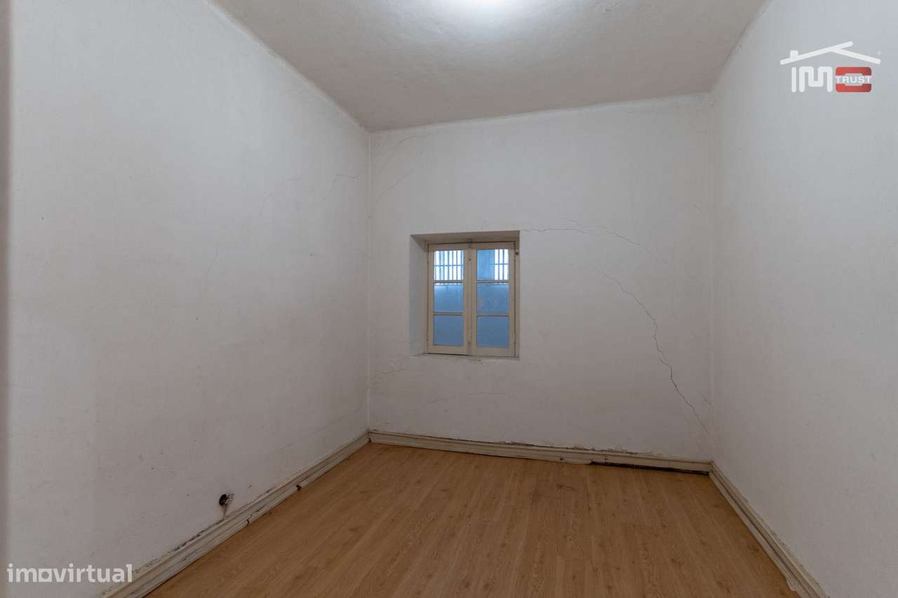 LOJA PARA COMÉRCIO OU SERVIÇOS NO CENTRO DE OURÉM - Grande imagem: 5/17