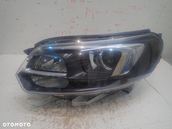 Lampa przód lewa OPEL ZAFIRA D LIFT 2019- BI-XENON - 1