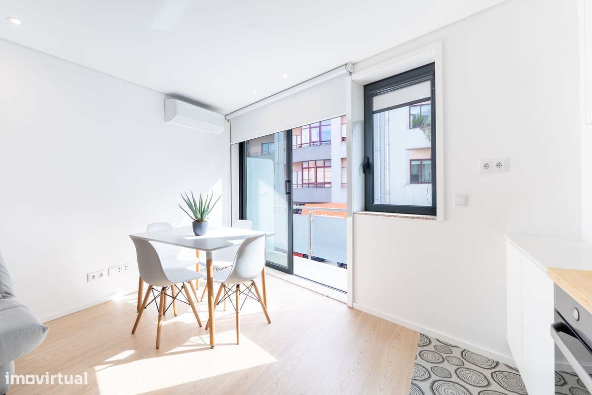 Apartamento T0 | Rua General Humberto Delgado - Grande imagem: 4/5