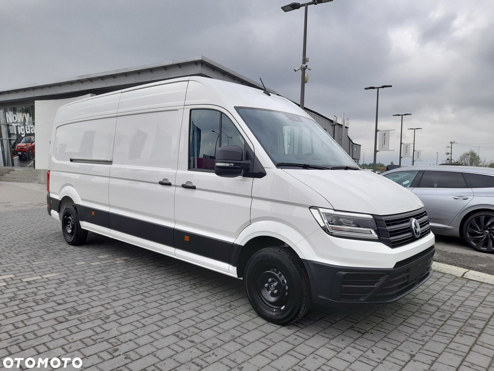 Volkswagen Crafter 35 2.0 TDI L4H3 4490 177KM AUTOMAT - 4