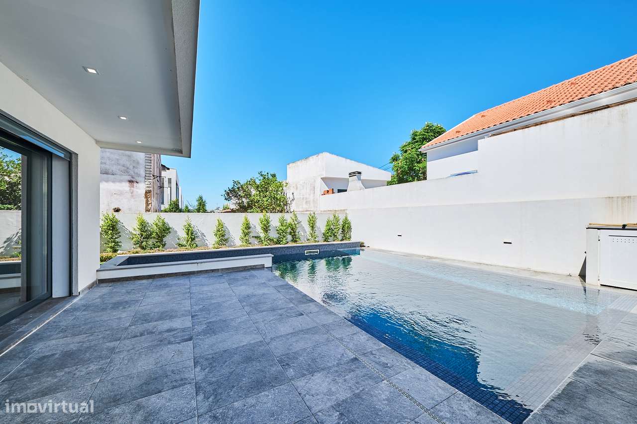 VALE CAVALA - Moradia T4 com piscina aquecida, piso radiante e garagem - Grande imagem: 4/41