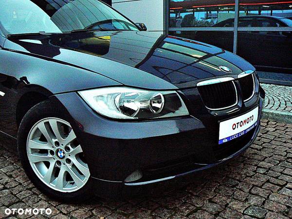 BMW Seria 3 318i - 3