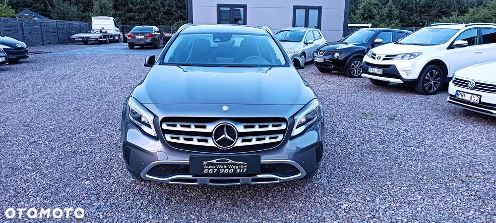 Mercedes-Benz GLA 200 7G-DCT UrbanStyle Edition - 1