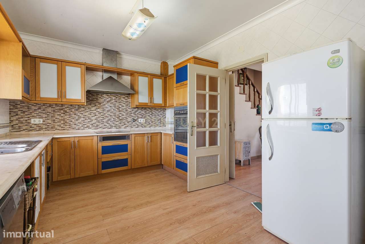 Moradia T3 com piscina e vista campo em Localização Privilegiada-15