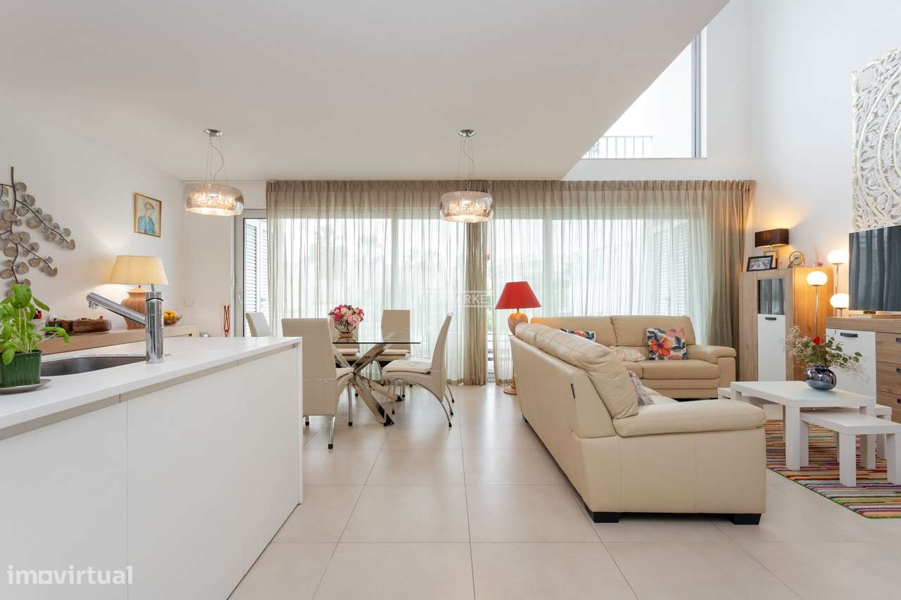 LUXUOSA VILLA V3 + 1 COM PISCINA E GARAGEM PRIVATIVA SITUADA NA CORREE - Grande imagem: 5/46