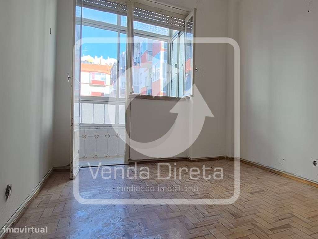 Apartamento T2 com Varandas em Agualva - Excelente Oportunidade-8