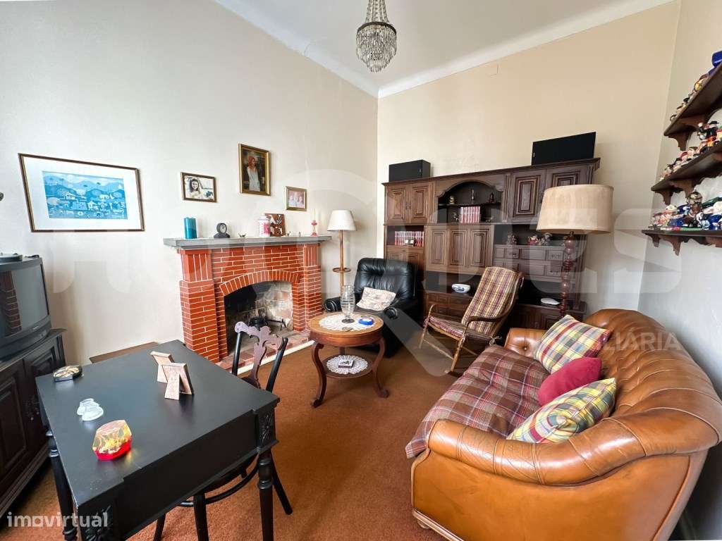 Moradia Secular de Charme | Casa + Jardim + Anexos | Potencial Hote...-26