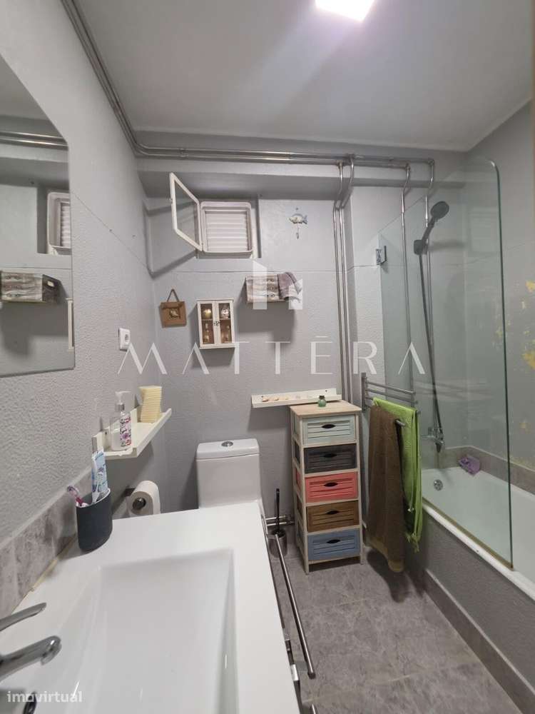 Apartamento T2 com boa exposição solar em Ramalde – Porto-9