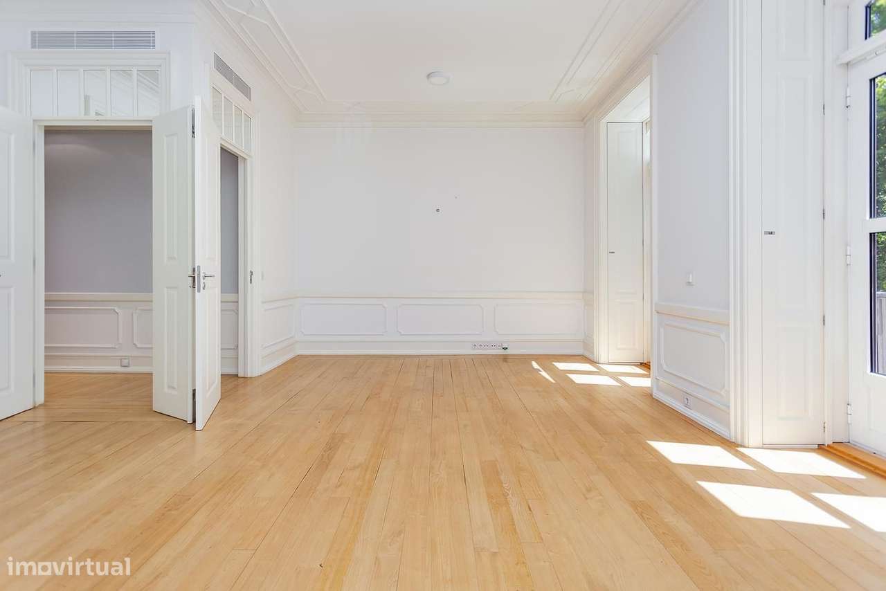 Apartamento T2 com estacionamento, Avenida da Liberdade, Lisboa - Grande imagem: 4/24