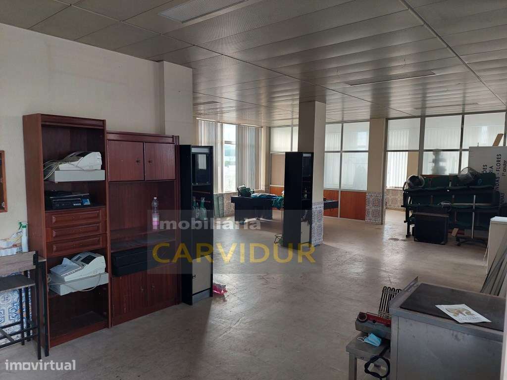 Loja 100m2 qualquer ramo Fontainhas - Grande imagem: 2/21