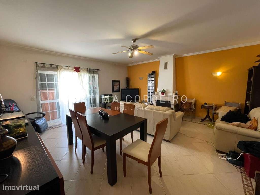 Excelente Moradia T3+1 com garagem em zona privilegiada-6