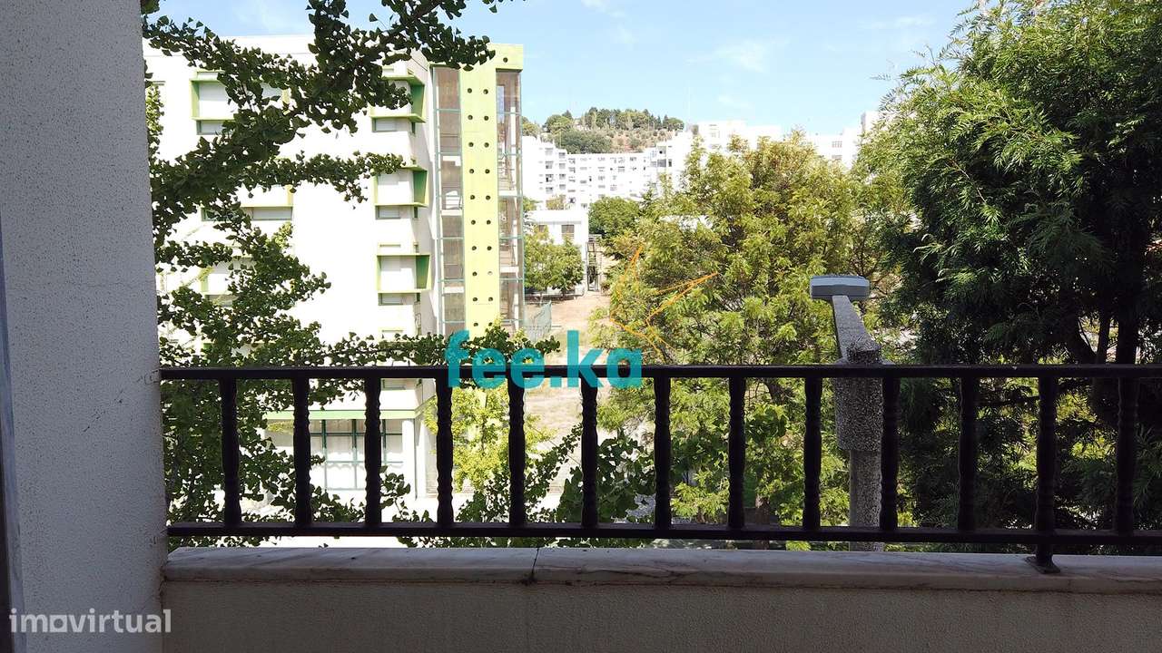 Apartamento T4 com Garagem-12