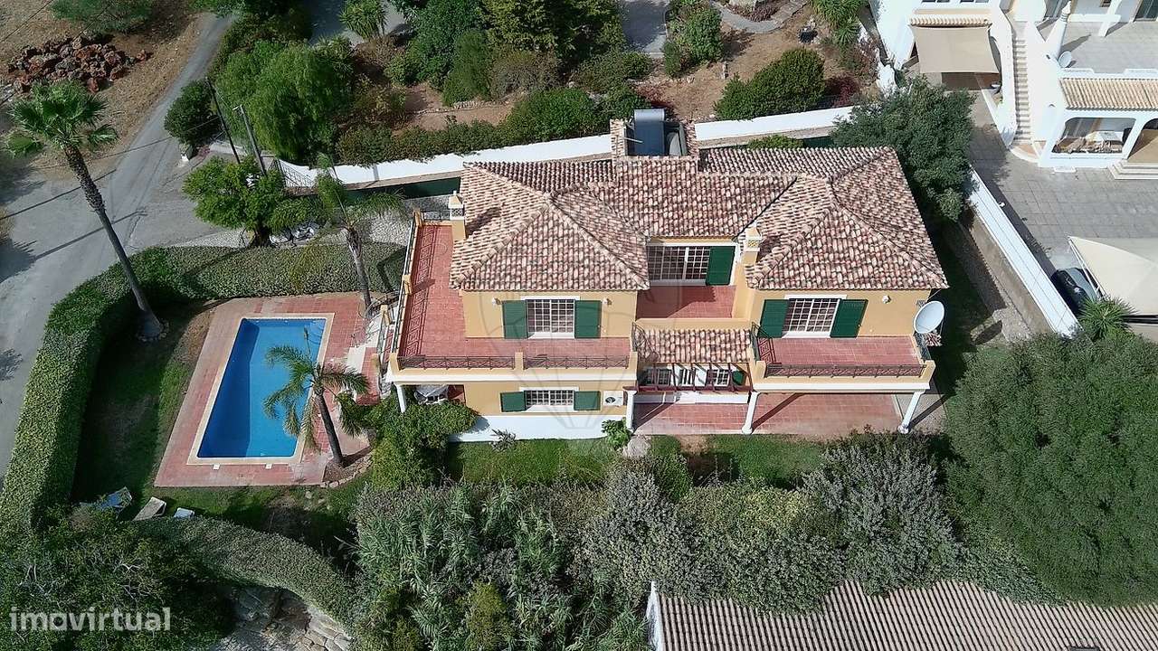 Moradia T4 para venda-3