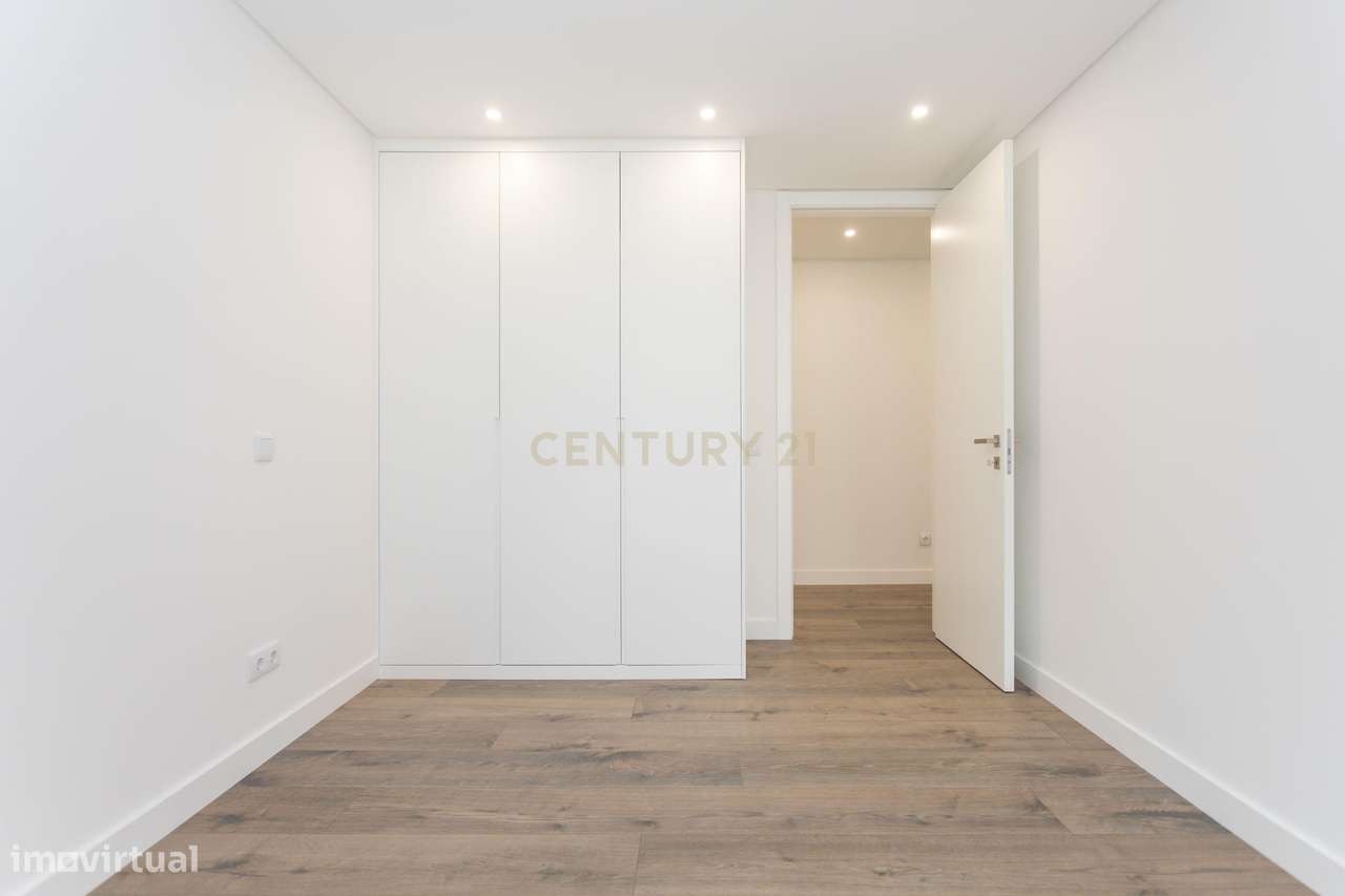 Dois Apartamentos Modernos (T3 + T2) na Qta. do Desembargador – Feijó-35