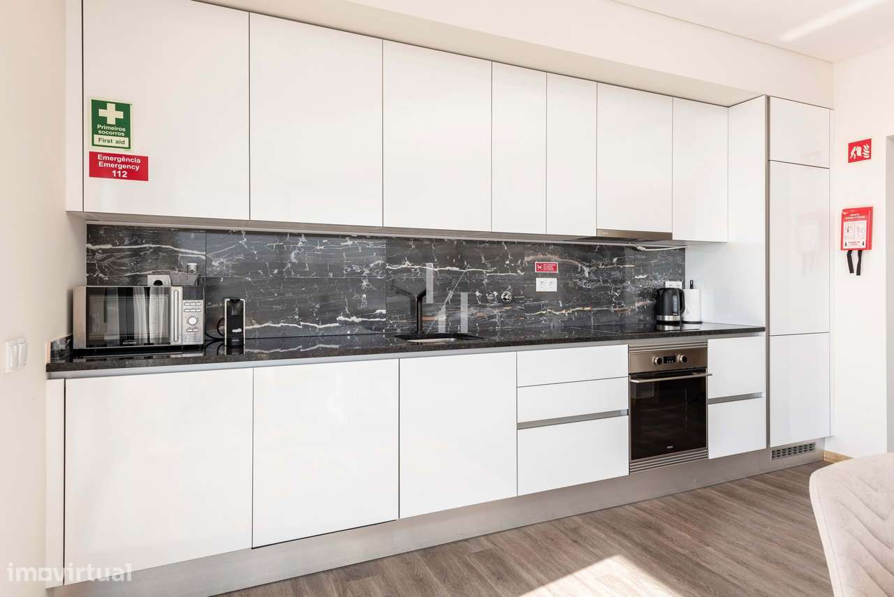 Apartamento T1+2 para venda com piscina e vista mar na Marina de Albuf - Grande imagem: 5/22