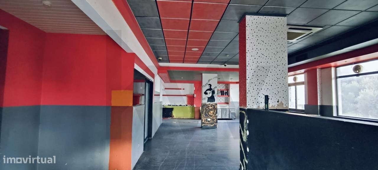 OPORTUNIDADE ÚNICA - LOJA PARA ARRENDAMENTO EM SANTARÉM - Grande imagem: 3/17