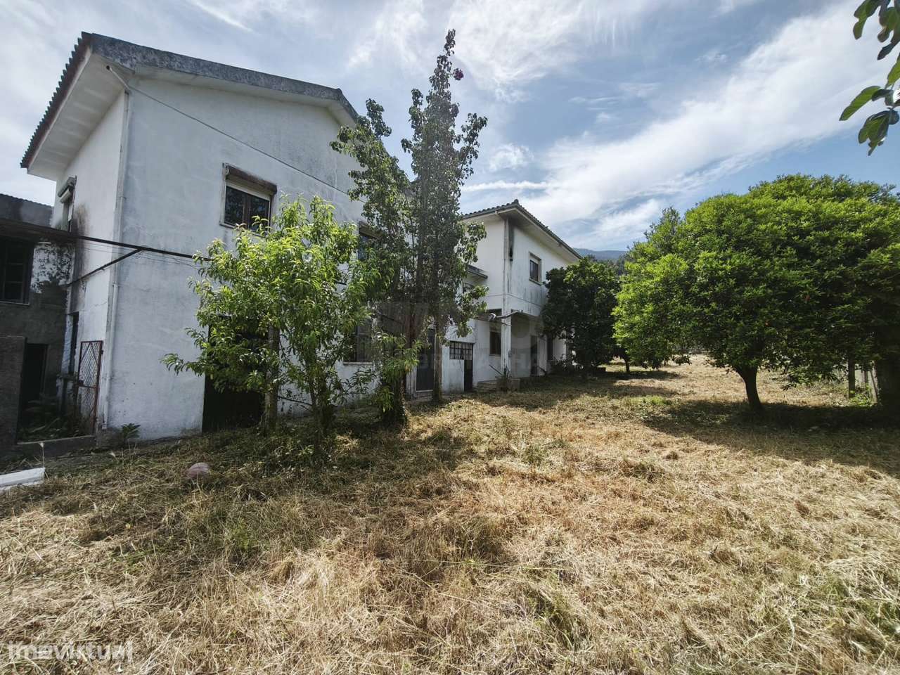 Duas Moradias em Terreno Urbano de 1.000 m² - centro da Lousã-22