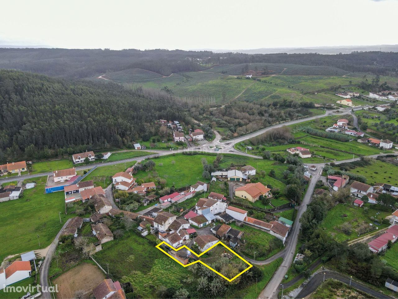 Terreno 373m2 c/ projeto aprovado na Granja do Ulmeiro em zona tranqui