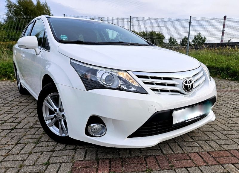 Toyota Avensis III 2.0 D-4D Premium 2013