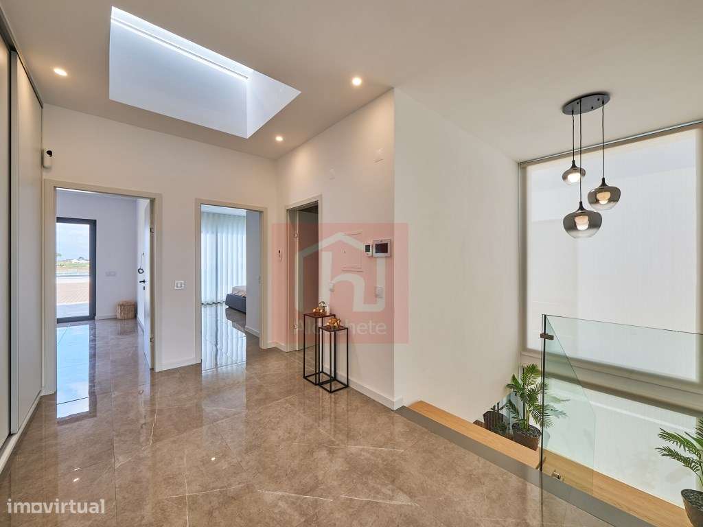 Moradia T5 de Luxo com Piscina Infinita Aquecida e Jacuzzi em Corte...-31
