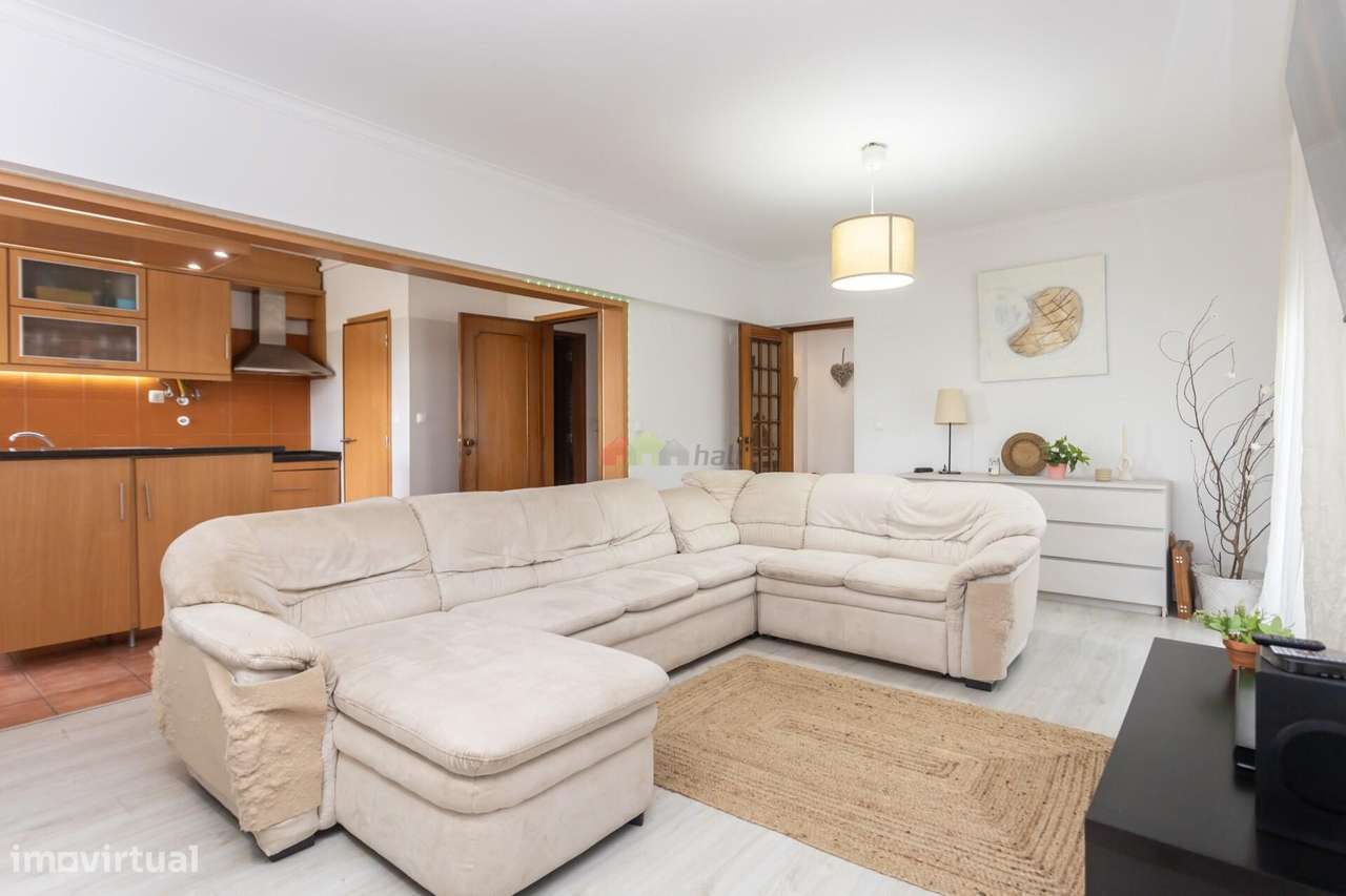 Apartamento T3, central com vista rio-5