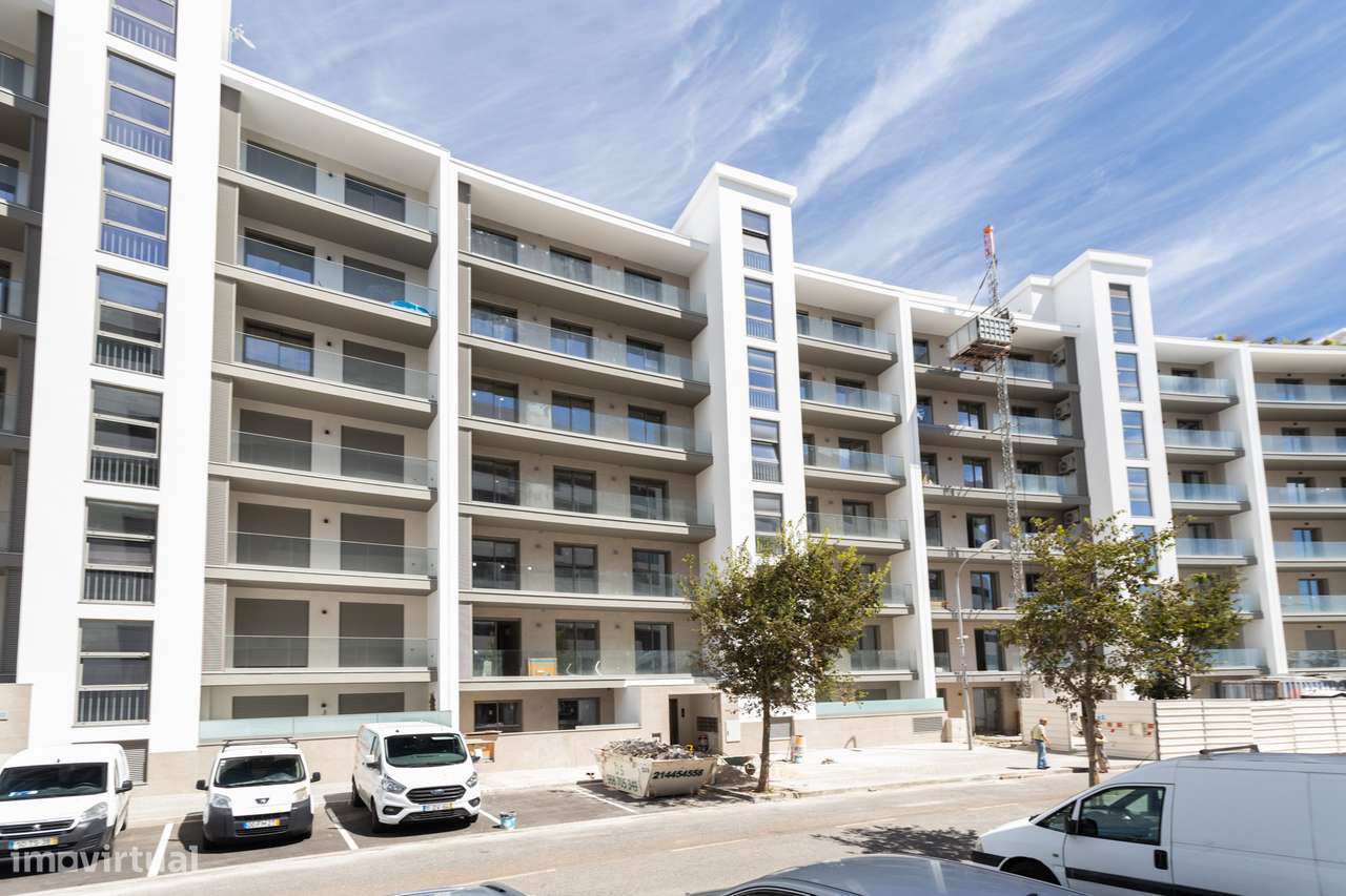 Apartamento T3 Novo a Estrear | 3 Suites | Vista Rio | Garagem Box | C-54