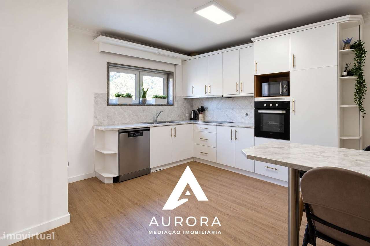 Moradia T3 em Lobão | Áreas amplas, terraço e garagem para três viatur-11
