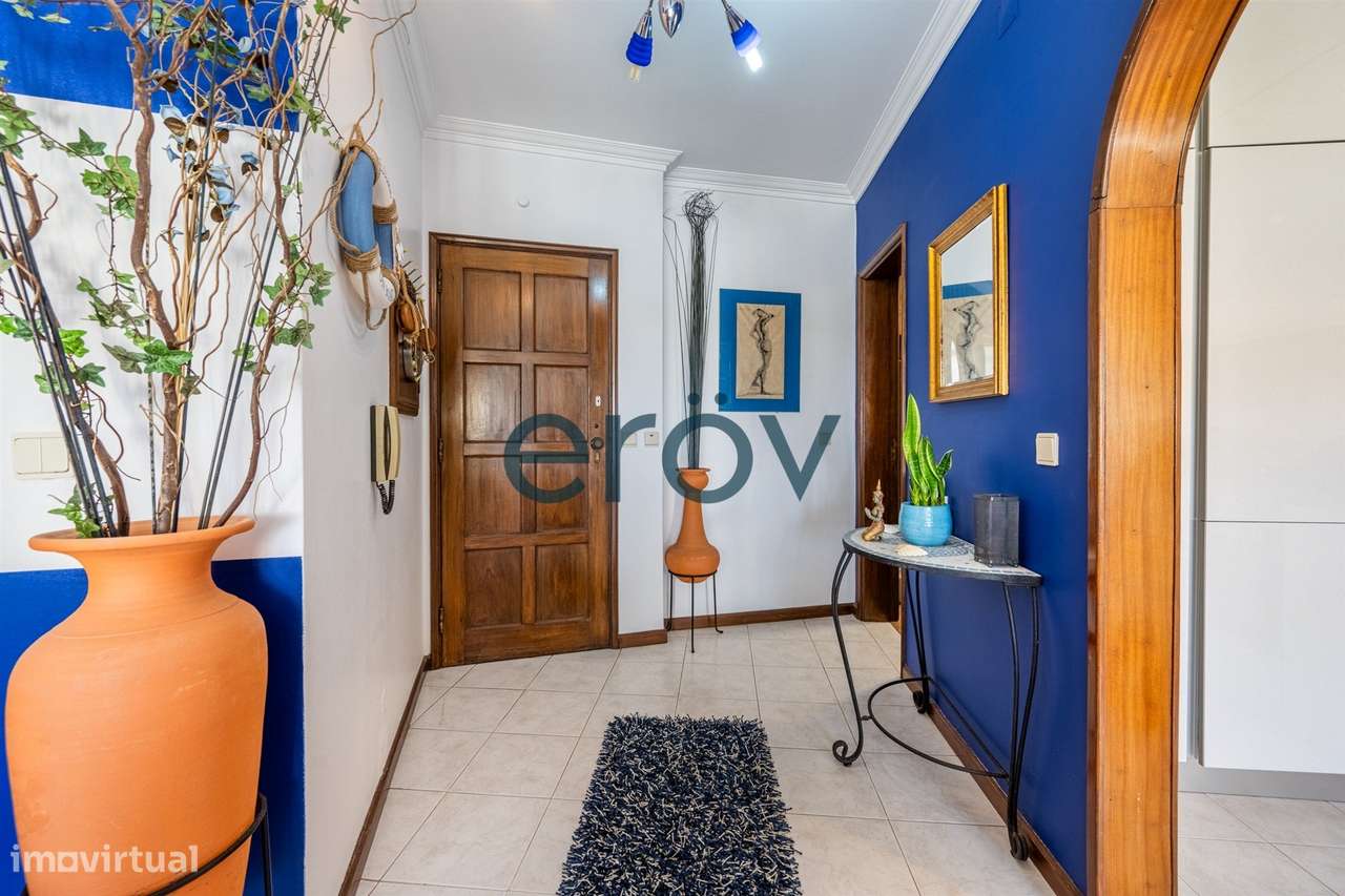 Apartamento T1 com Lugar de Garagem a 500 Metros da Praia – Póvoa de V-11