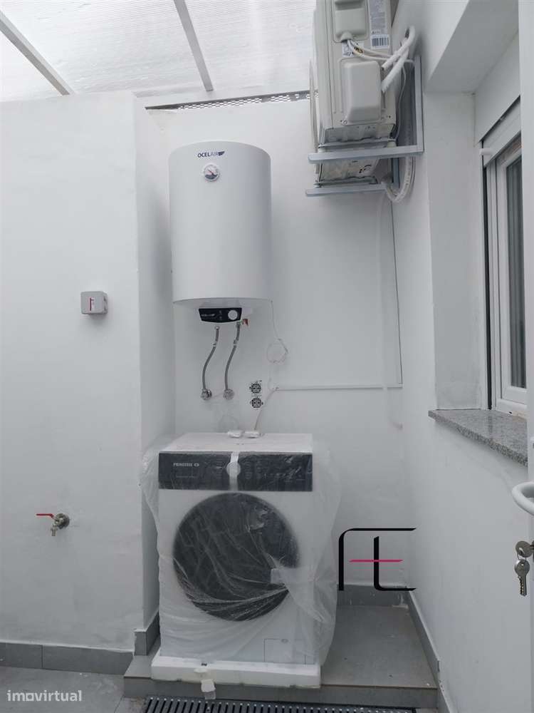 Moradia T1 Venda em Cedofeita, Santo Ildefonso, Sé, Miragaia, São Nico - Grande imagem: 3/8