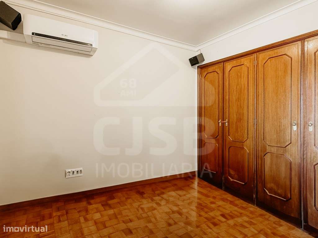 Moradia Isolada T5+3 em Salvaterra de Magos-27