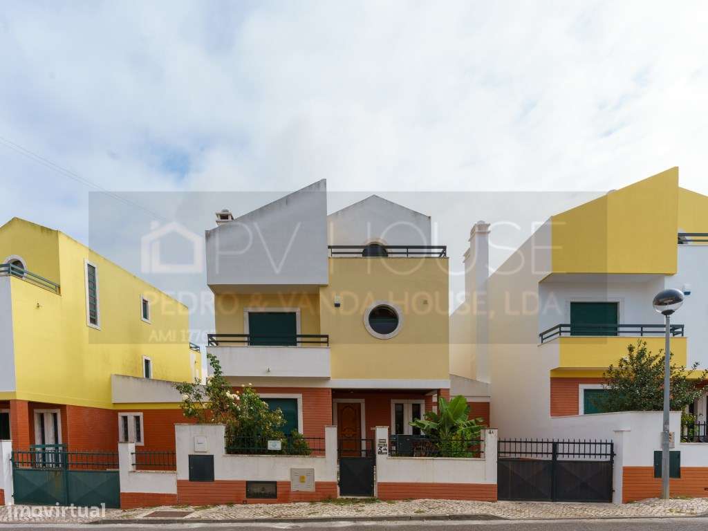 Moradia Duplex V5 duplex com Garagem Algueirão-52