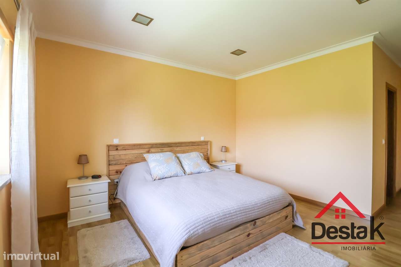 Fantástica Moradia isolada V4 em Lordosa, Viseu-25