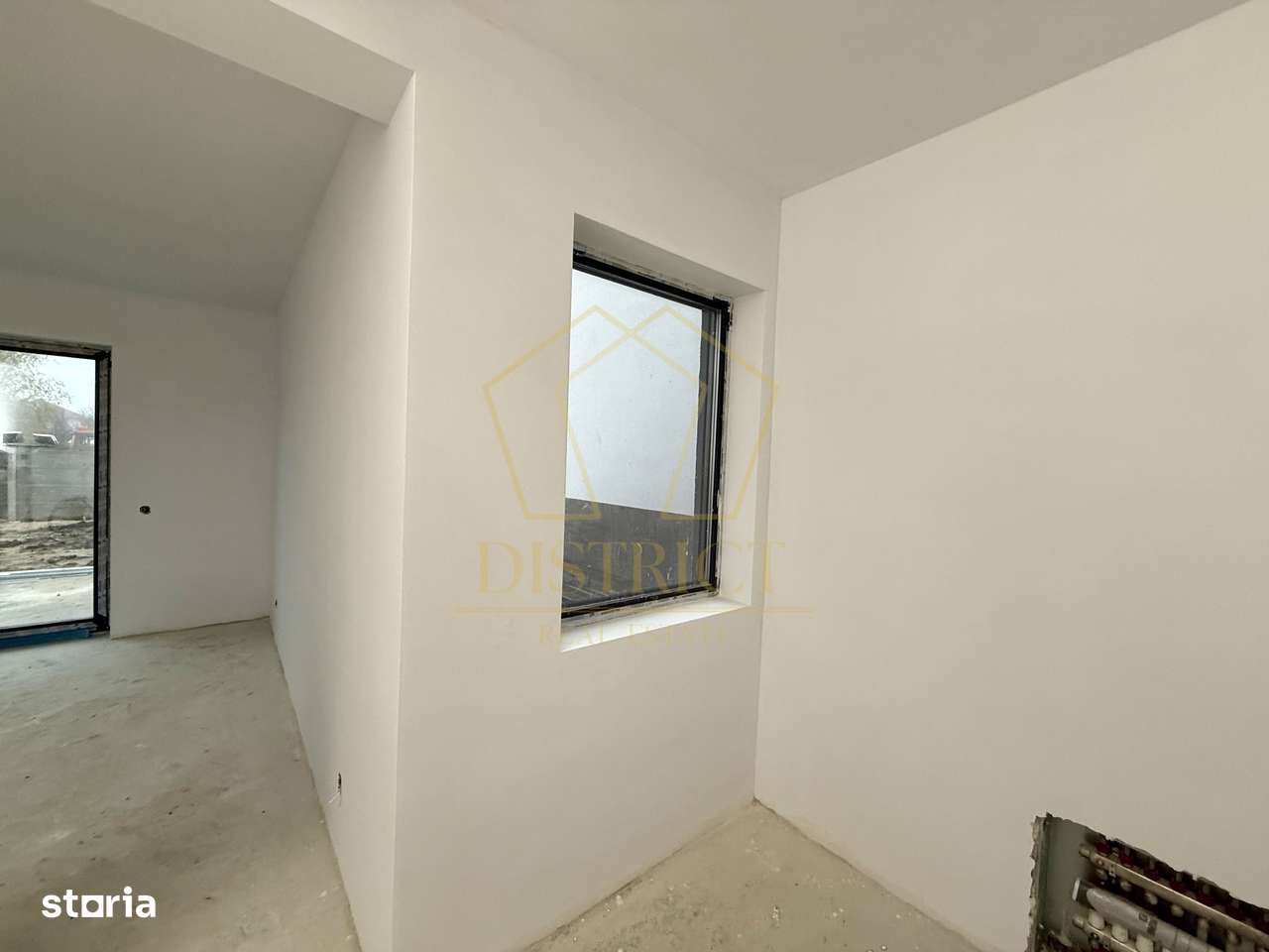 Duplex cu perete dublu cu toate utilitatile | Sanandrei - Imagine principală: 3/11