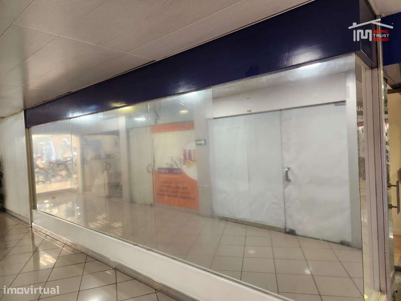Loja 60m2 Edificio Castil no Centro Comercial na Rua Castilho em Li... - Grande imagem: 3/28