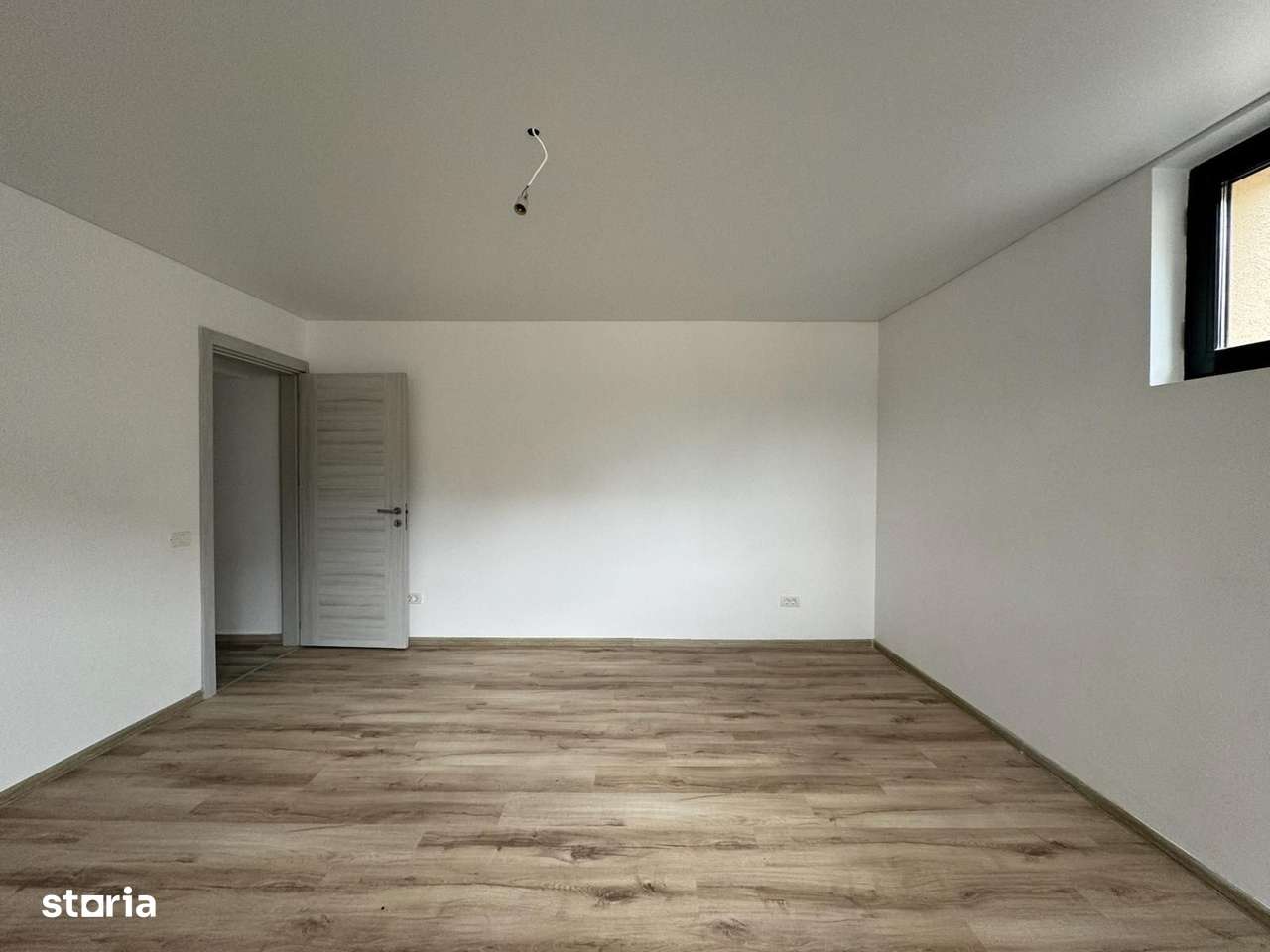 Garsonieră Luminoasa cu Balcon Spațios-2