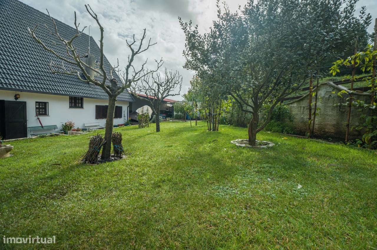 Moradia T4 de Arquitetura Francesa em Serém – Macinhata de Vouga-27