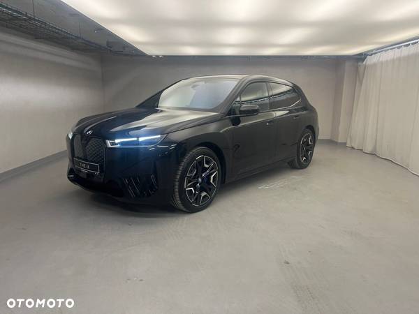 BMW iX - 1