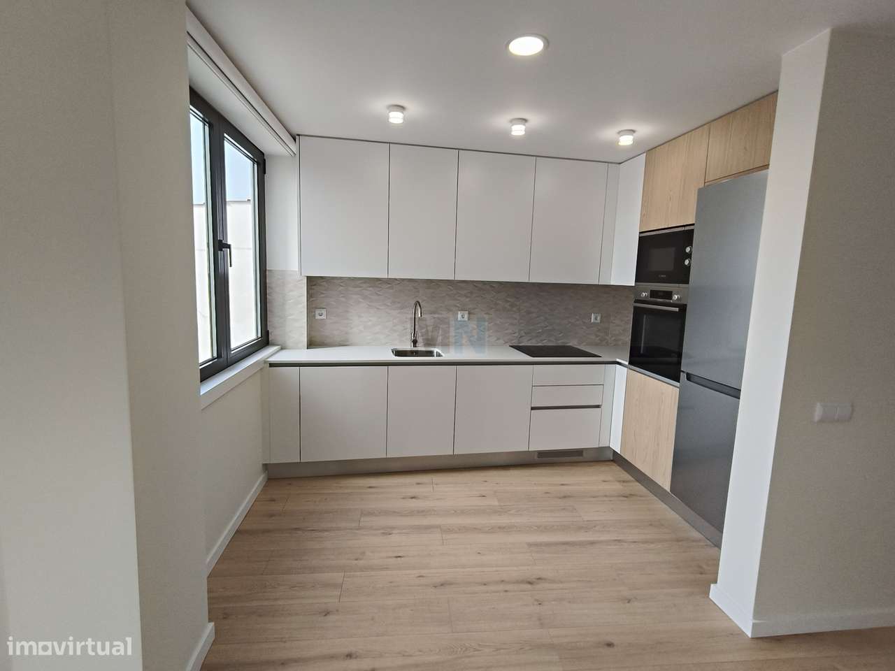 Vende-se T2 Totalmente Renovado em Celas – Vistas Rio e Universidade-7