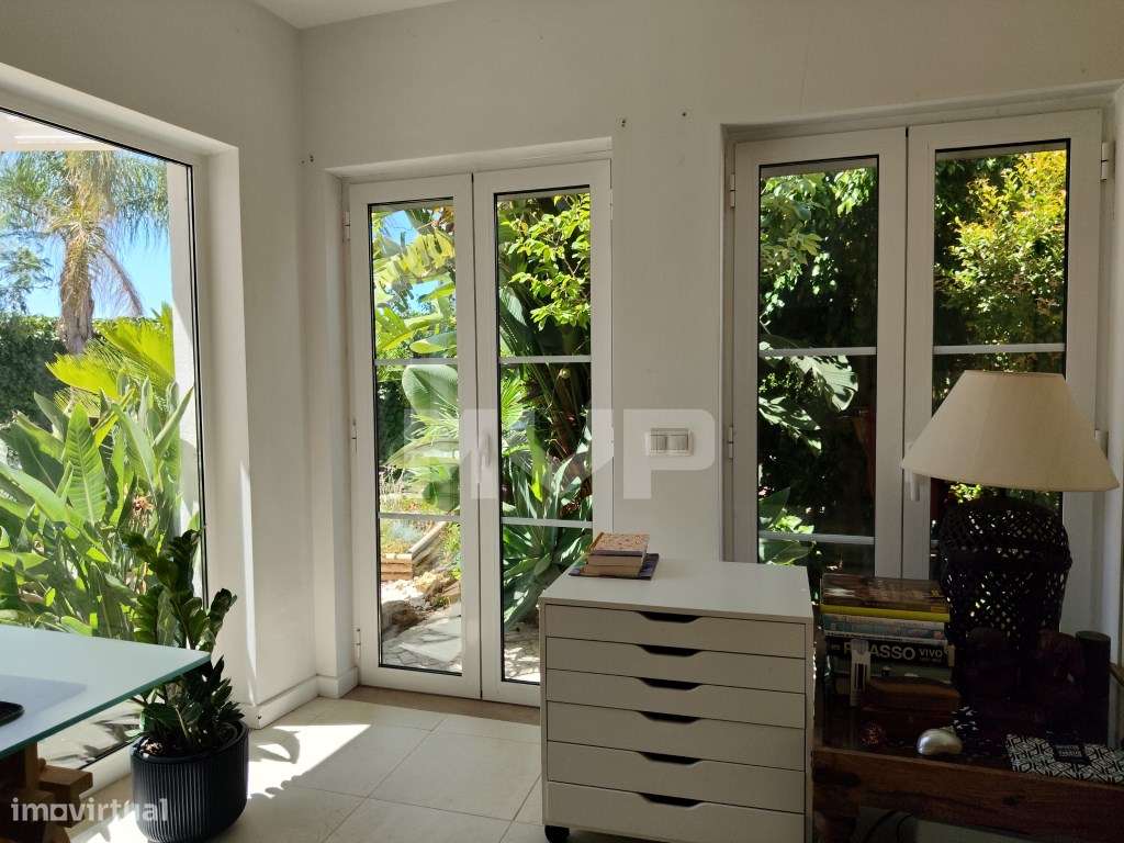 Moradia V3+1 com jardim em zona tranquila de Albufeira-11