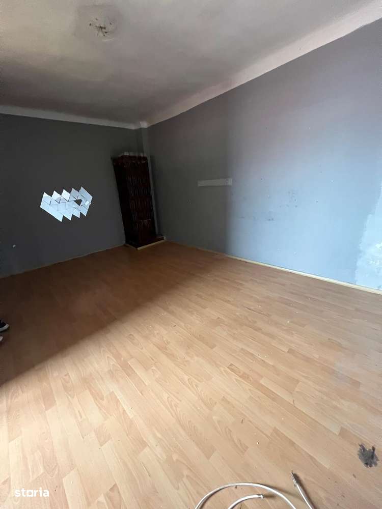 VAND 3 Cam Piata Centrala bloc particular pret 46.000 euro - Imagine principală: 1/6