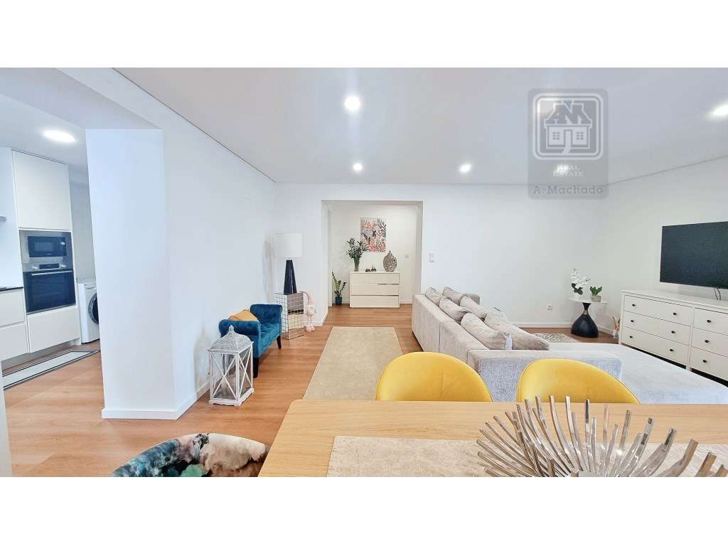 VENDA de APARTAMENTO T2 como NOVO - centro cidade Ponta Delgada (Sã... - Grande imagem: 5/42