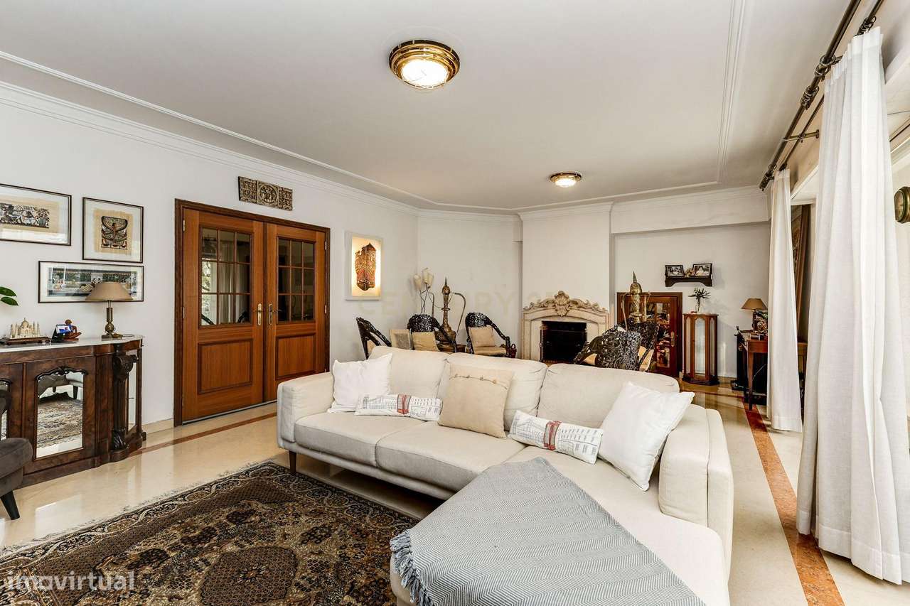 T4 Benfica com garagem para 2 carros - Grande imagem: 2/31