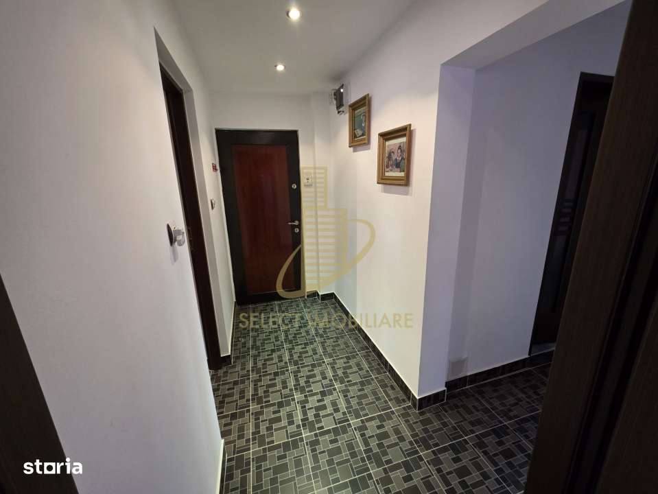 Apartament de 3 camere, decomandat, 66 mp., zona Sens-10