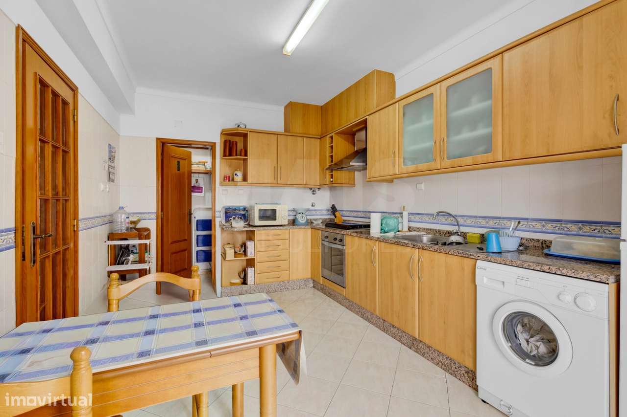 Apartamento T2  com Terraço, Garagem fechada e Arrecadação no Entro... - Grande imagem: 5/22