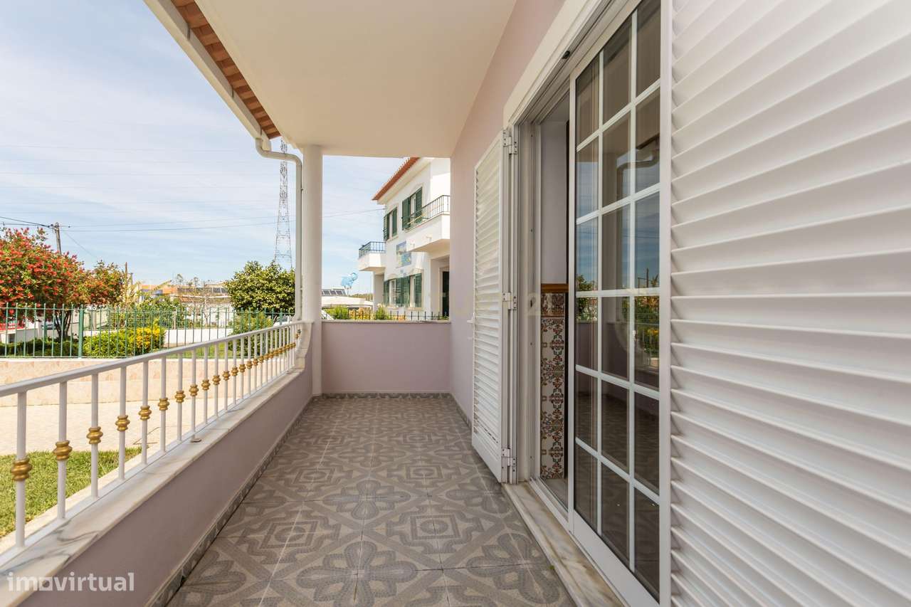 Moradia de 6 assoalhadas em lote de 500 m2-15