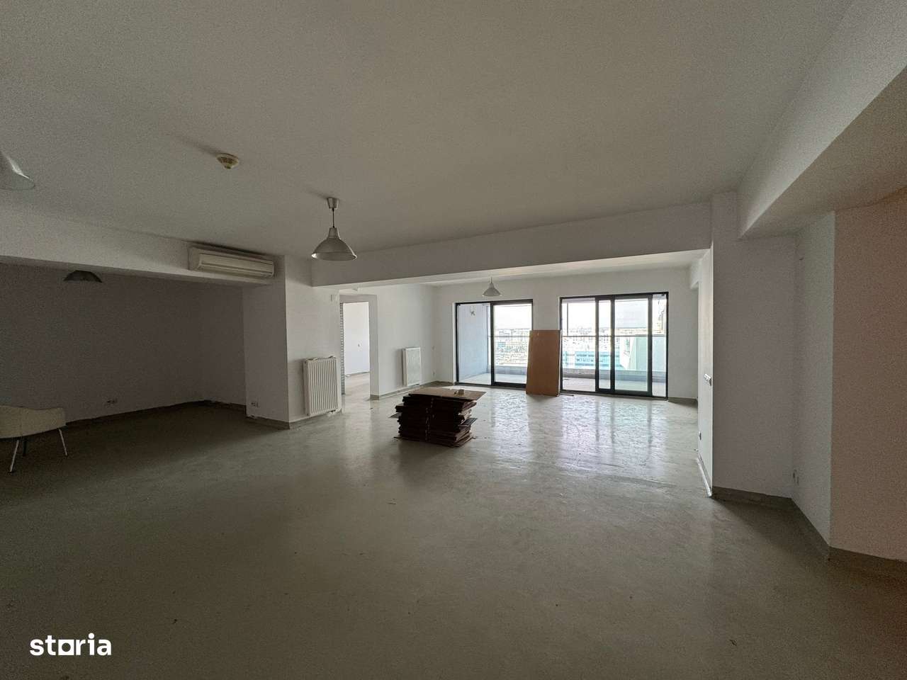 Apartament de 254 de metri cu 4 camere in Complex Upgrpund