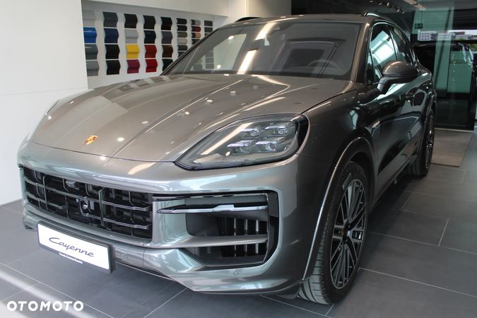 Porsche Cayenne - 1