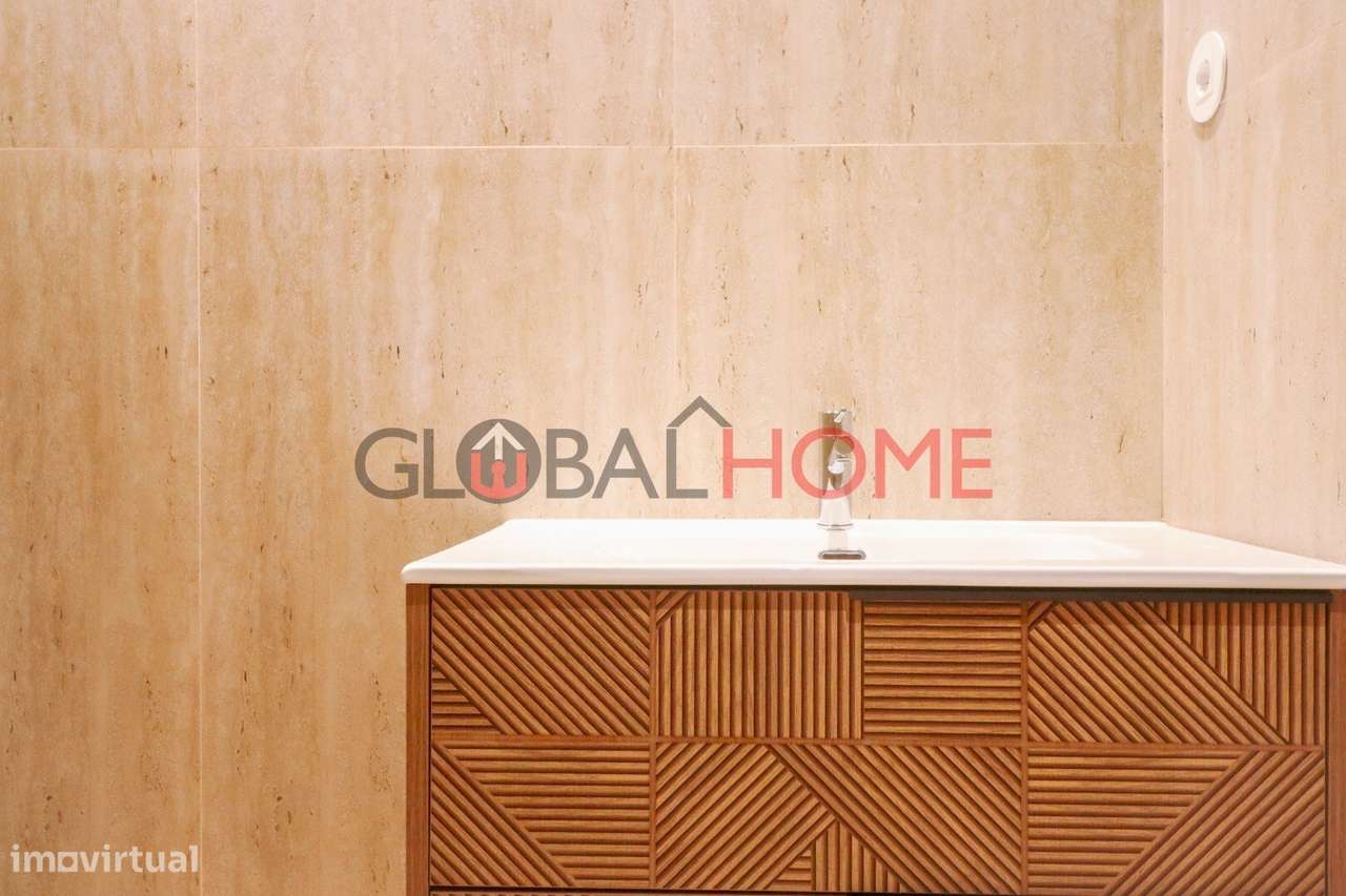 Apartamento T2 Renovado com Terraço em Fânzeres-53