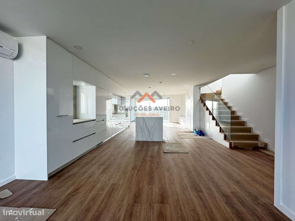 Apartamento T3+1 Duplex - Praia da Costa Nova! - Grande imagem: 4/57